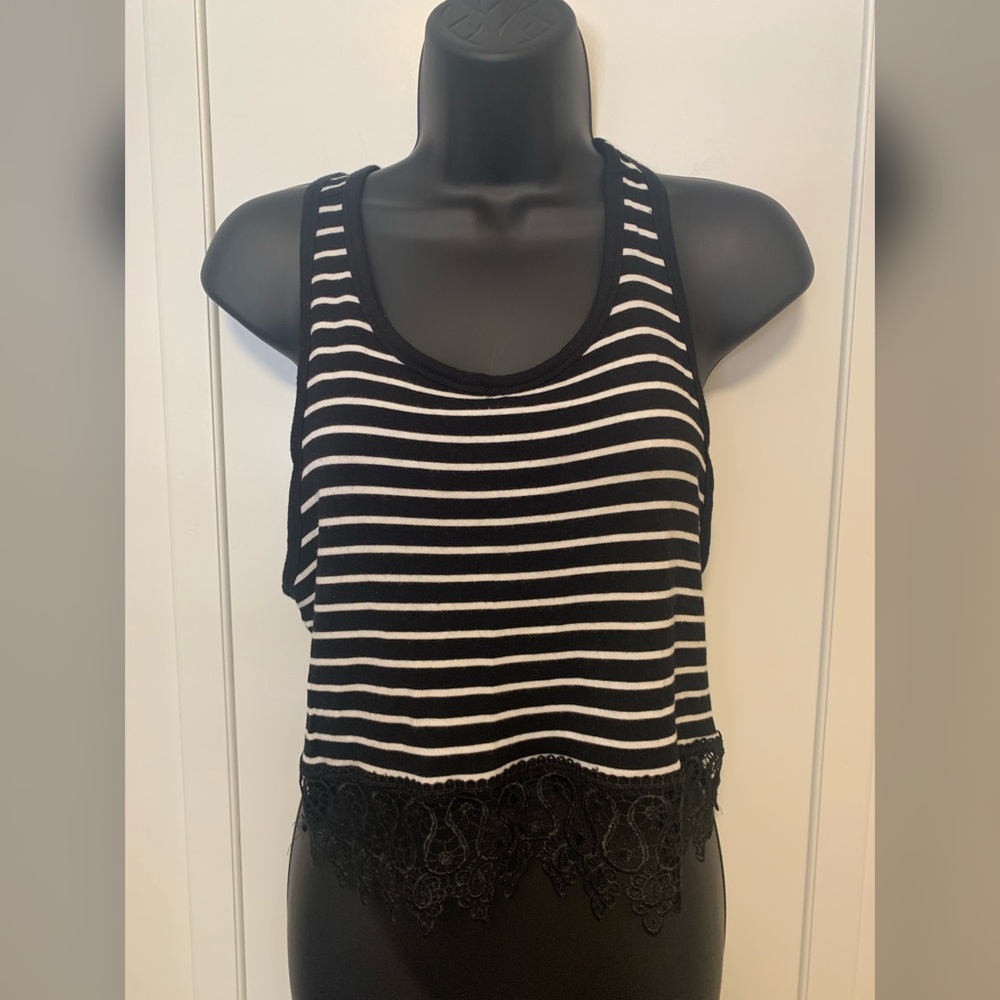 Black and White crop top Size S
